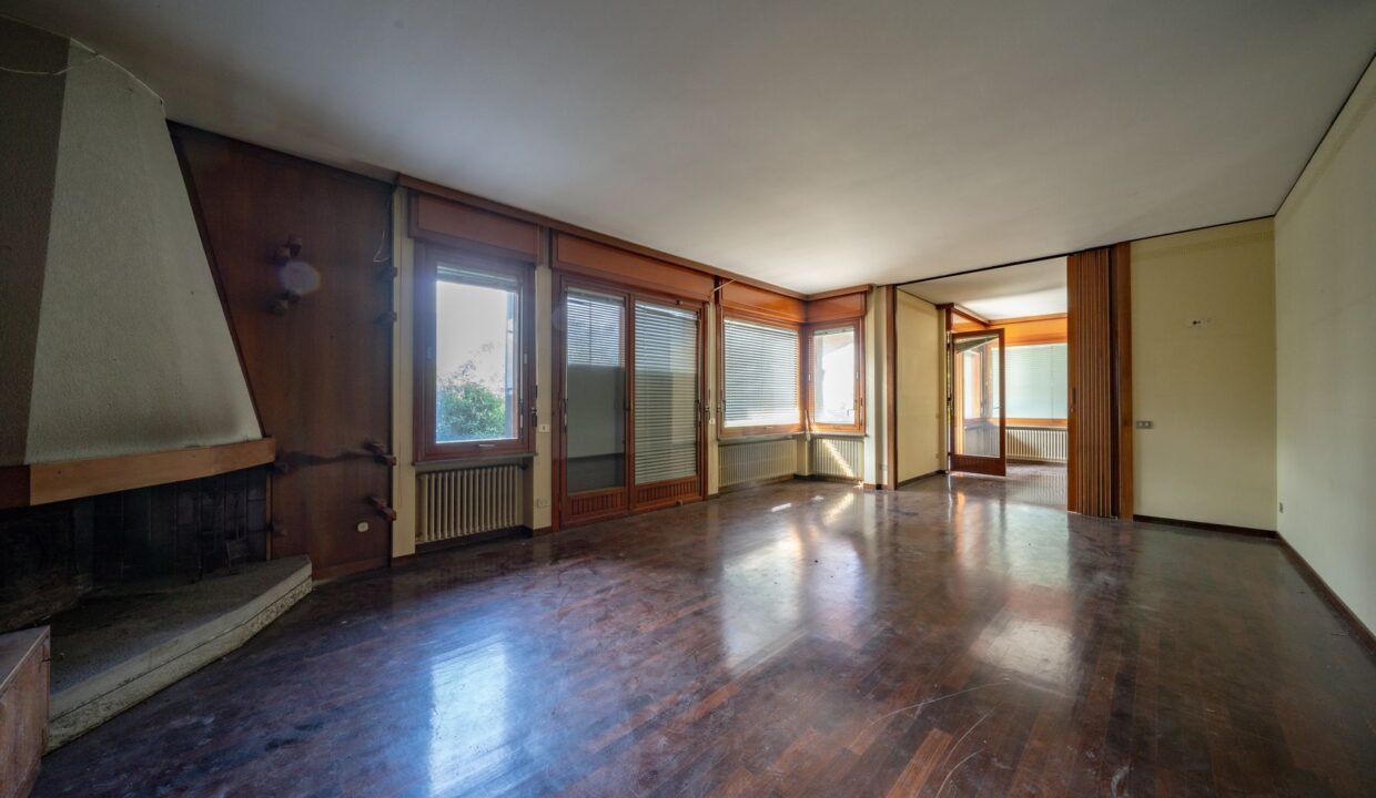 Villa Fronte Lago Como con Giardino Abbadia Lariana