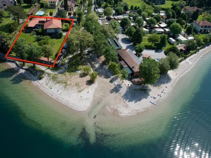 Villa Fronte Lago Como con Giardino Abbadia Lariana