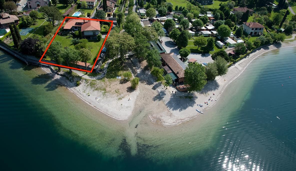 Villa Fronte Lago Como con Giardino Abbadia Lariana