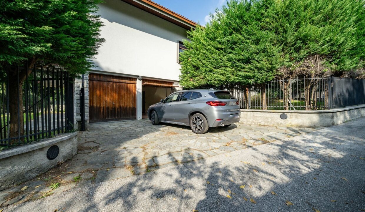 Villa Fronte Lago Como con Giardino Abbadia Lariana