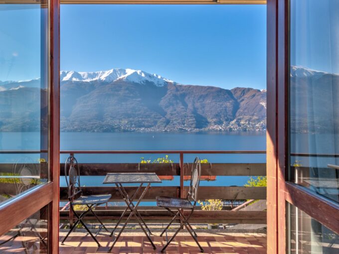 Villetta Vista Lago Como Dorio con Garage
