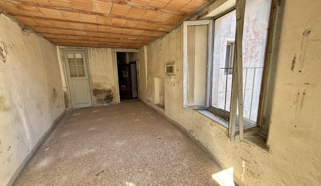 741450FD-3E50-4B91-8AC5-15C36920BFD6_1_201_a