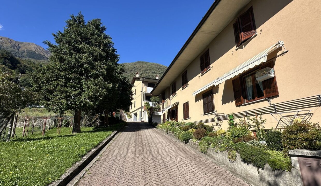 Appartamento Musso con Giardino e Garage