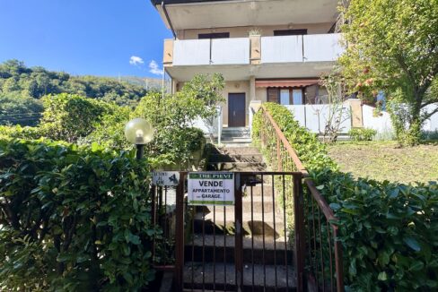 Appartamento Musso con Giardino e Garage