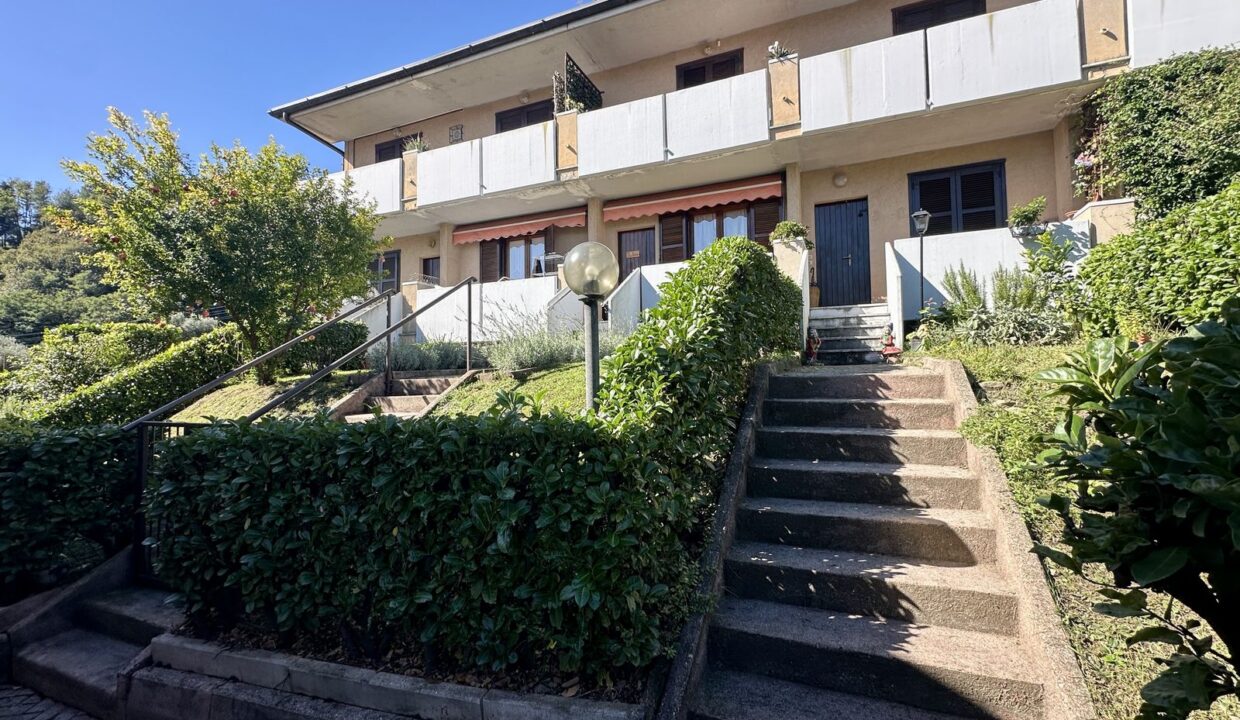 Appartamento Musso con Giardino e Garage