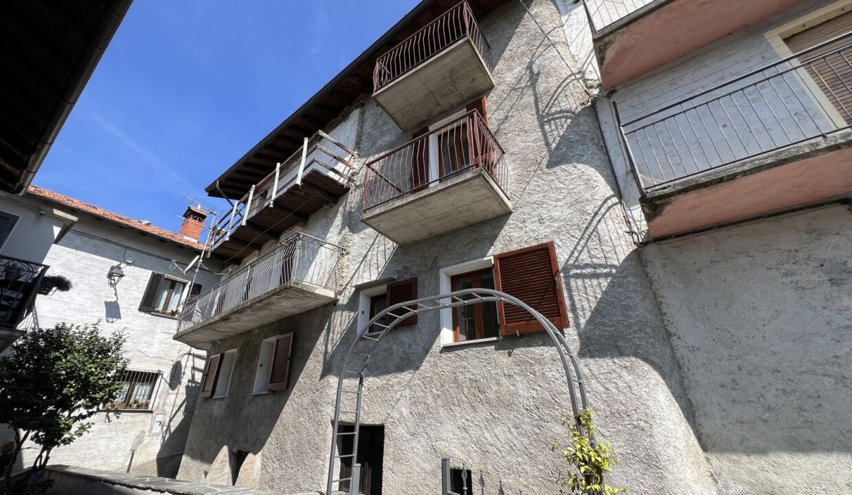 Appartamento Vercana con Balcone