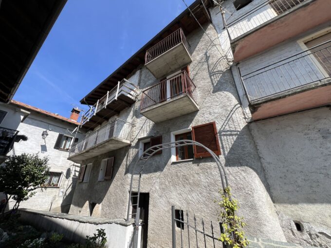 Appartamento Vercana con Balcone