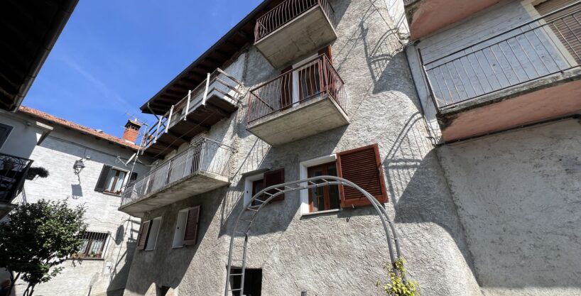 Appartamento Vercana con Balcone