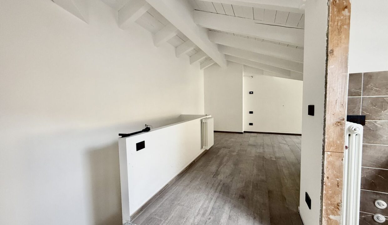 Lago Como Gravedona ed Uniti Appartamento con Garage