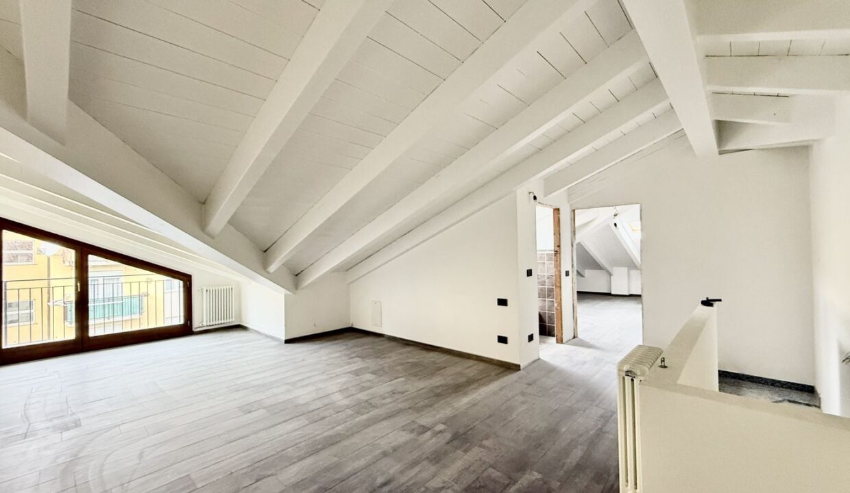 Lago Como Gravedona ed Uniti Appartamento con Garage