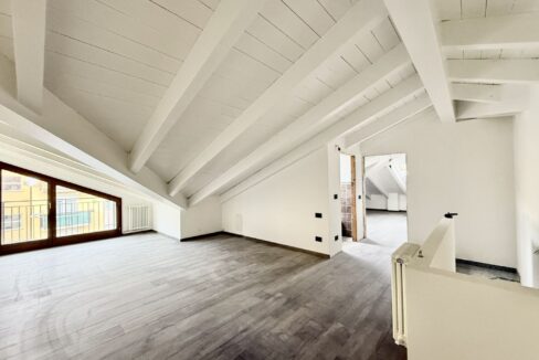 Lago Como Gravedona ed Uniti Appartamento con Garage