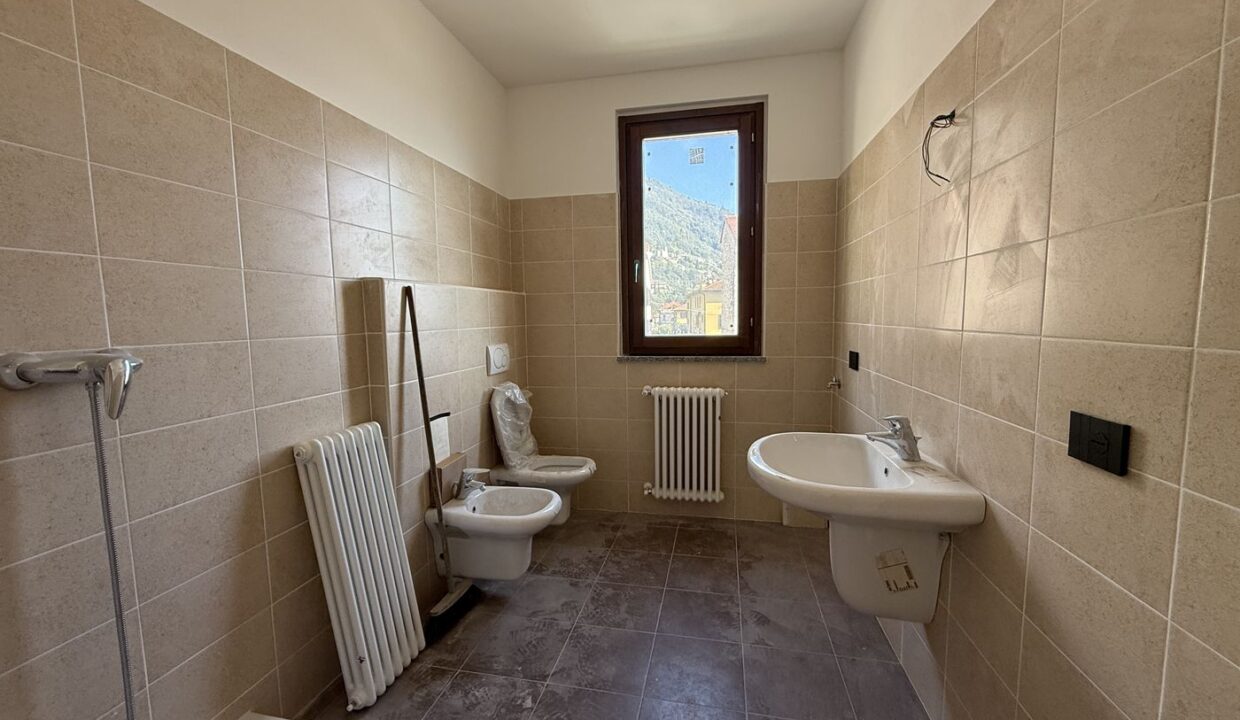 Lago Como Gravedona ed Uniti Appartamento con Garage