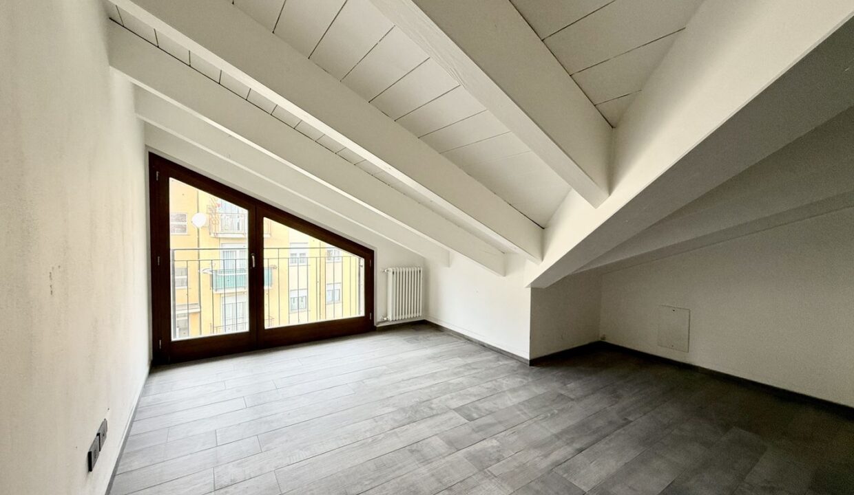 Lago Como Gravedona ed Uniti Appartamento con Garage