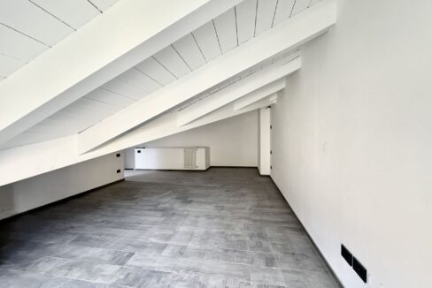 Lago Como Gravedona ed Uniti Appartamento con Garage