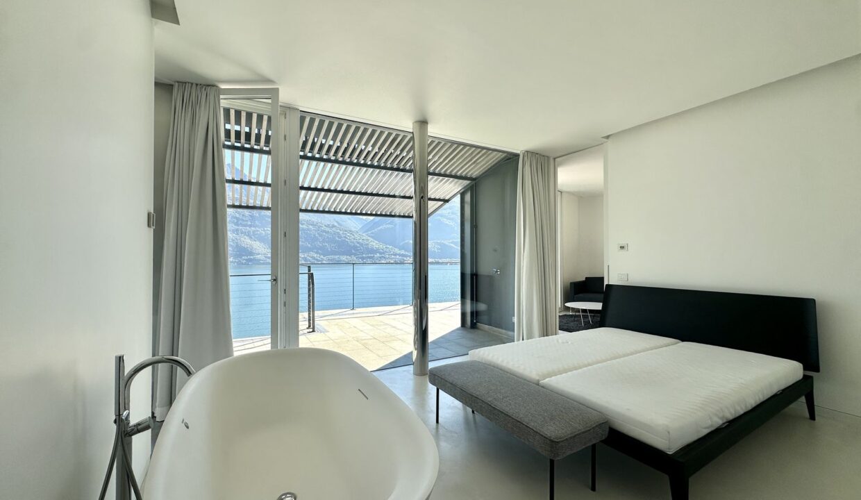 Appartamento Moderno Cremia con Terrazzi