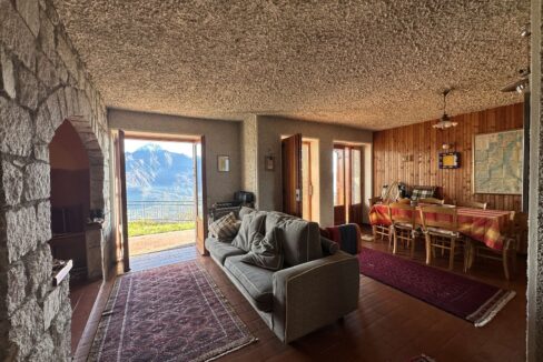 Casa Indipendente Gera Lario Collinare con Terreno