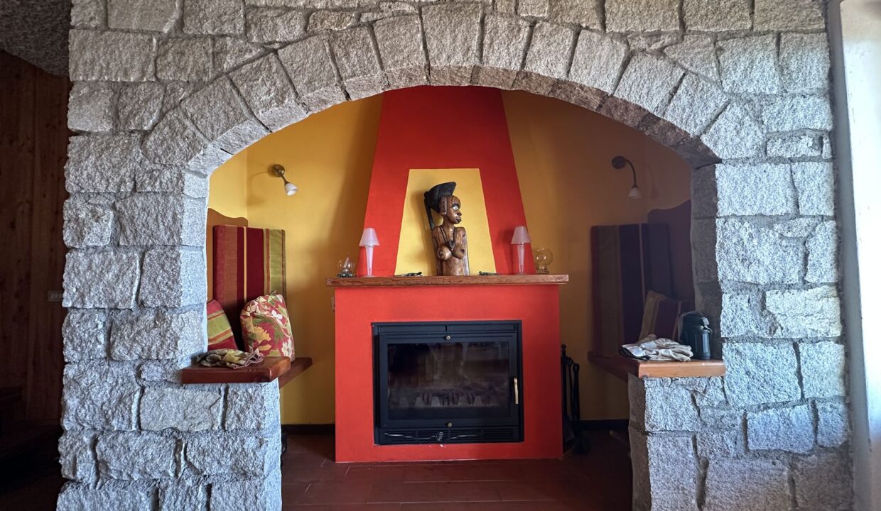 Casa Indipendente Gera Lario Collinare con Terreno