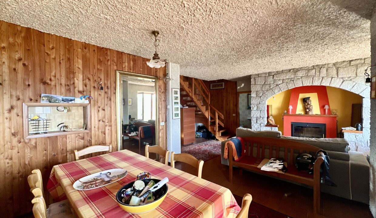 Casa Indipendente Gera Lario Collinare con Terreno