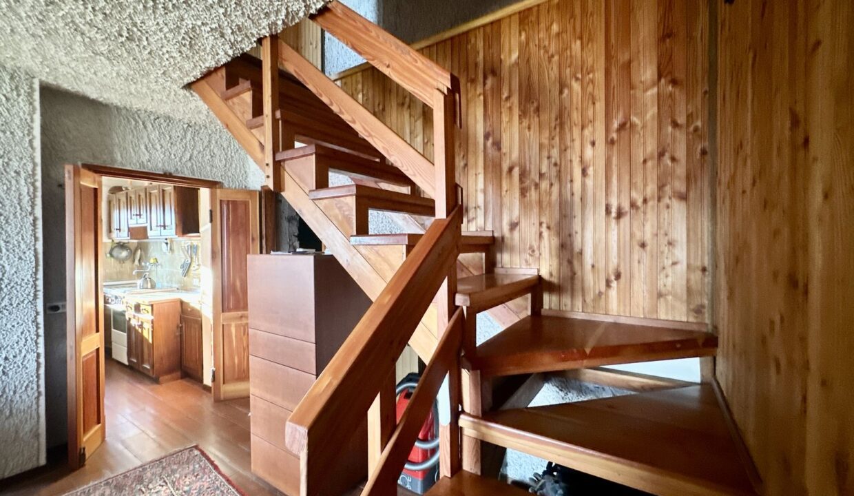 Casa Indipendente Gera Lario Collinare con Terreno