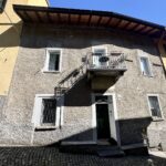 Casa Ristrutturata Dongo con Balconi