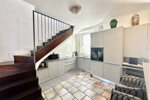 Casa Ristrutturata Dongo con Balconi