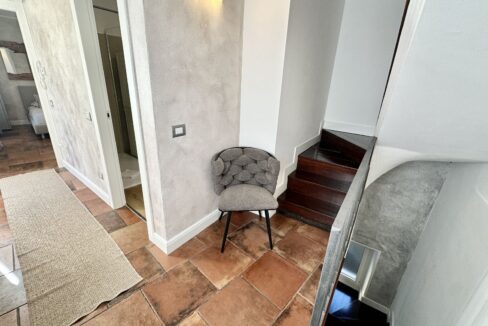 Casa Ristrutturata Dongo con Balconi