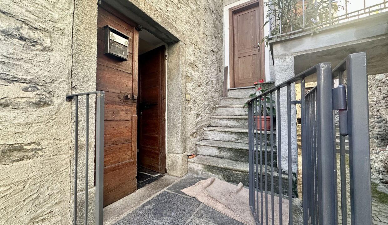 Casa Gravedona ed Uniti con Balcone Vista Lago