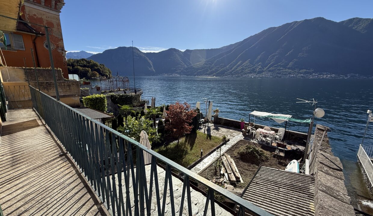 Sala Comacina Appartamento con Balcone e Vista Lago 2