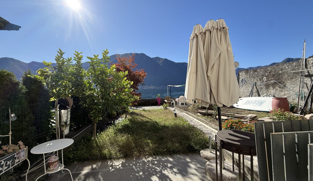 Sala Comacina Appartamento con Balcone e Vista Lago 20