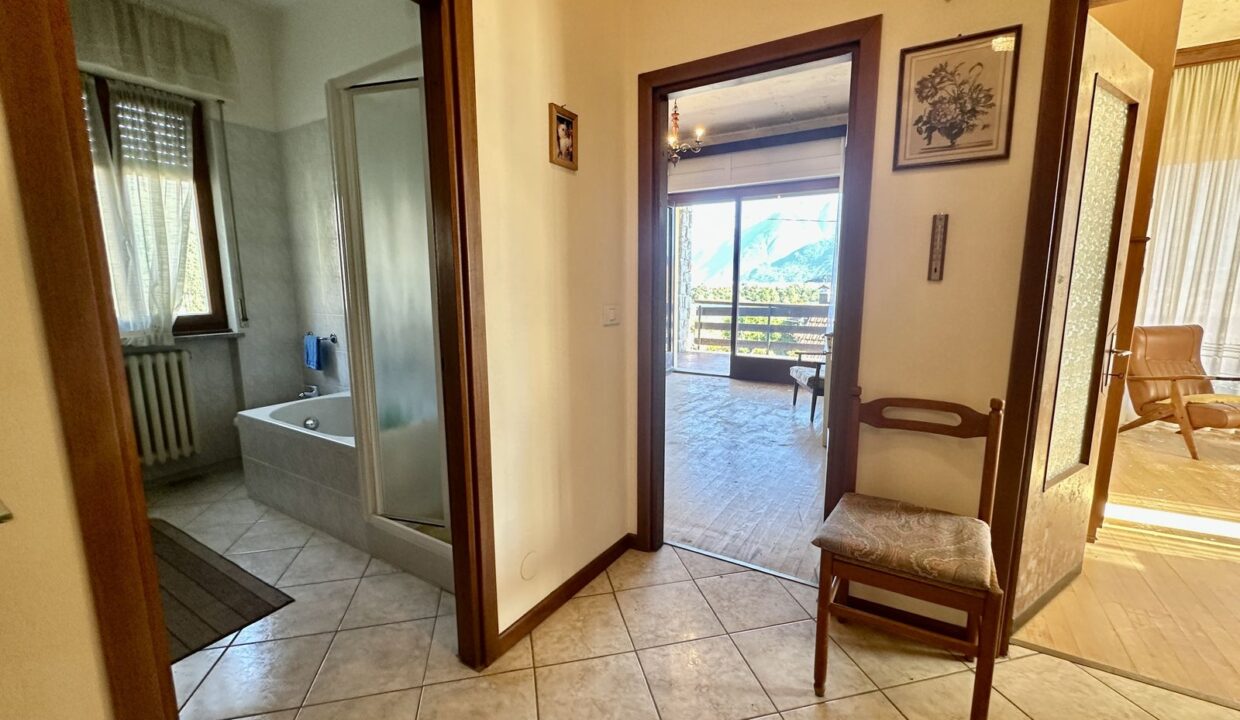 Villa Indipendente Gera Lario con Vista Lago - piano primo