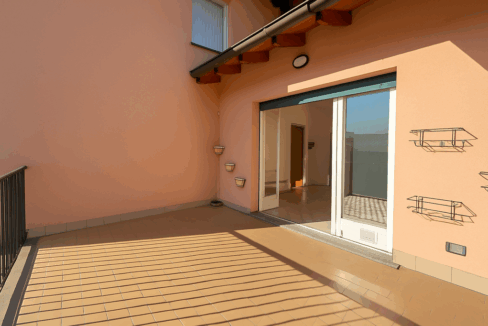 Dongo Appartamento con Terrazzo