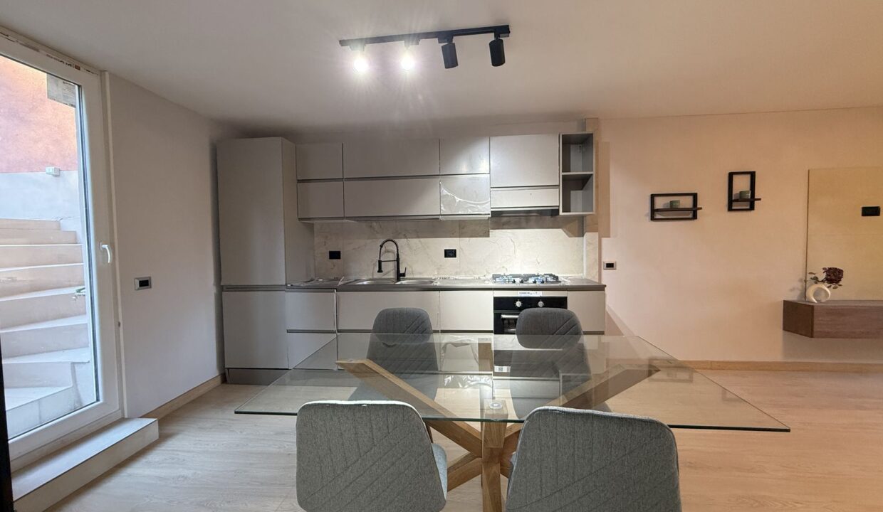 Casa Menaggio con Terrazzi e Posto Auto