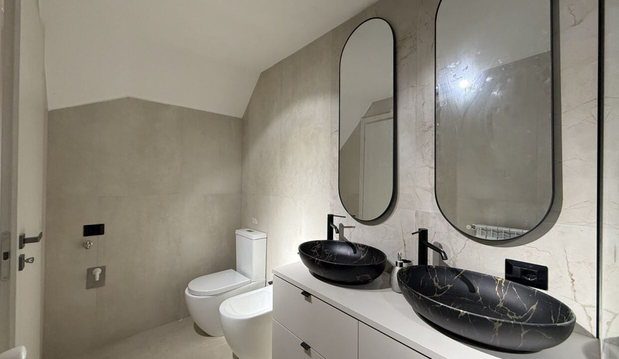 Casa Menaggio con Terrazzi e Posto Auto