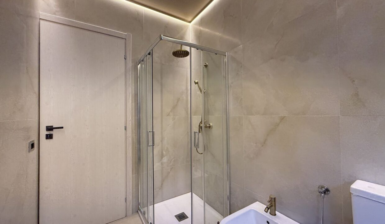 Casa Menaggio con Terrazzi e Posto Auto