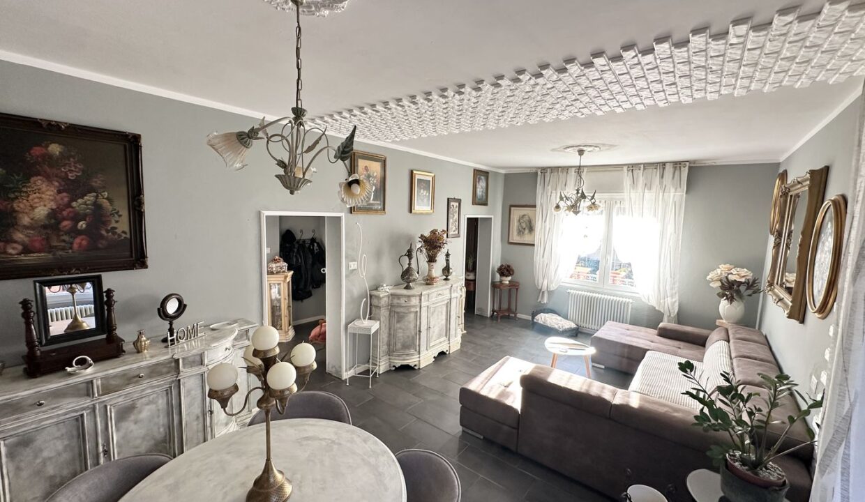 Casa Indipendente Gravedona ed Uniti Lago Como -