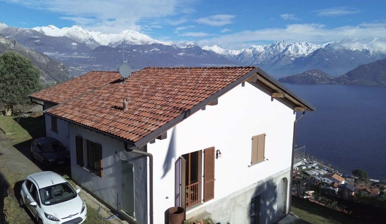 Villa Pianello del Lario con Terreno e Vista Lago