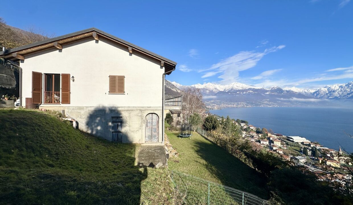 Villa Pianello del Lario con Terreno e Vista Lago