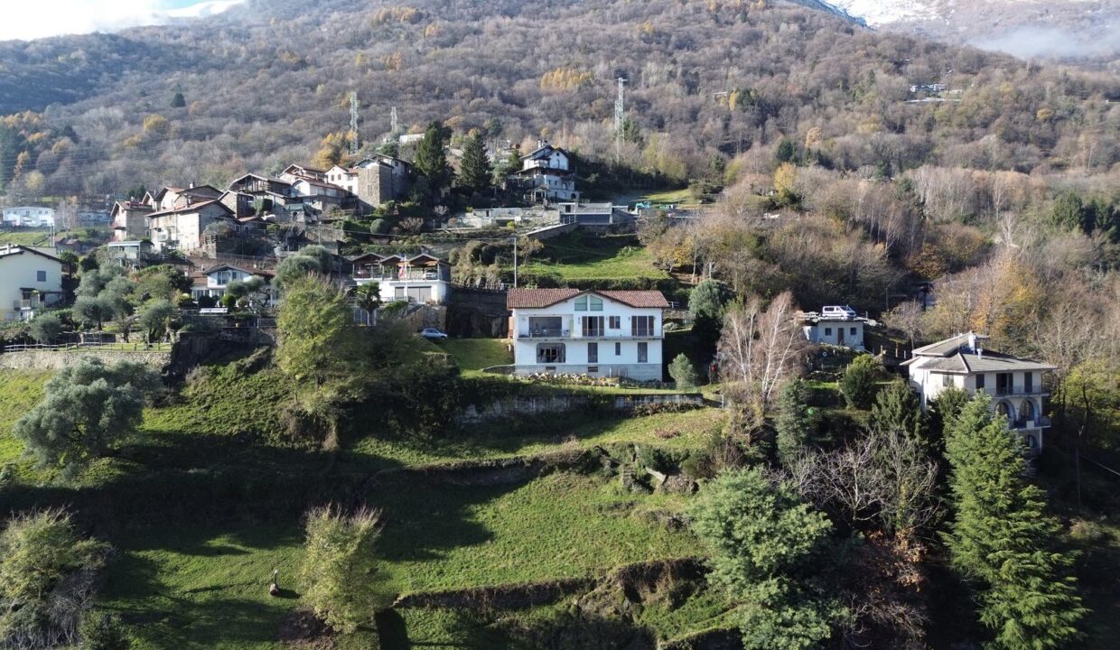 Villa Pianello del Lario con Terreno e Vista Lago