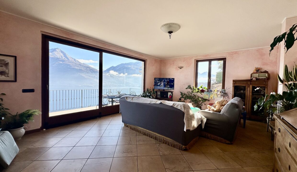 Villa Pianello del Lario con Terreno e Vista Lago