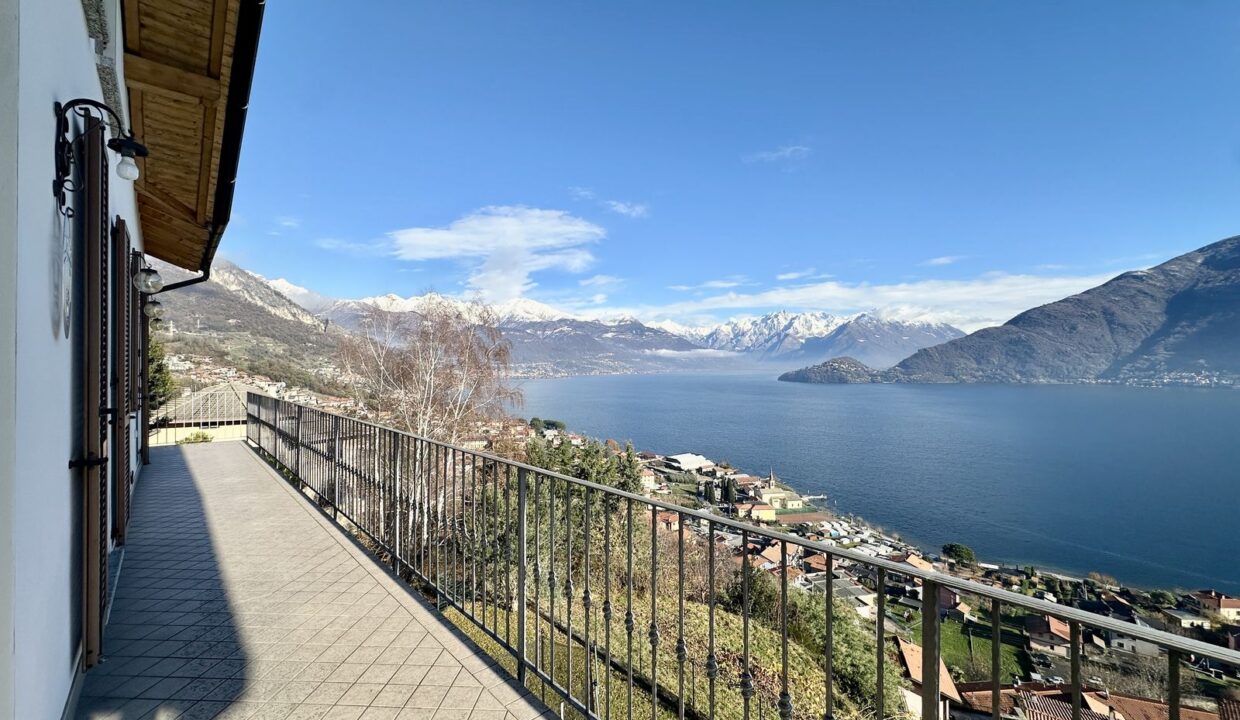 Villa Pianello del Lario con Terreno e Vista Lago