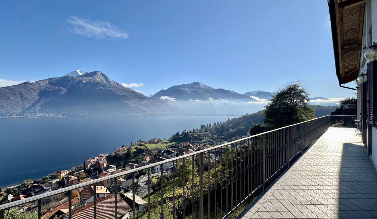 Villa Pianello del Lario con Terreno e Vista Lago