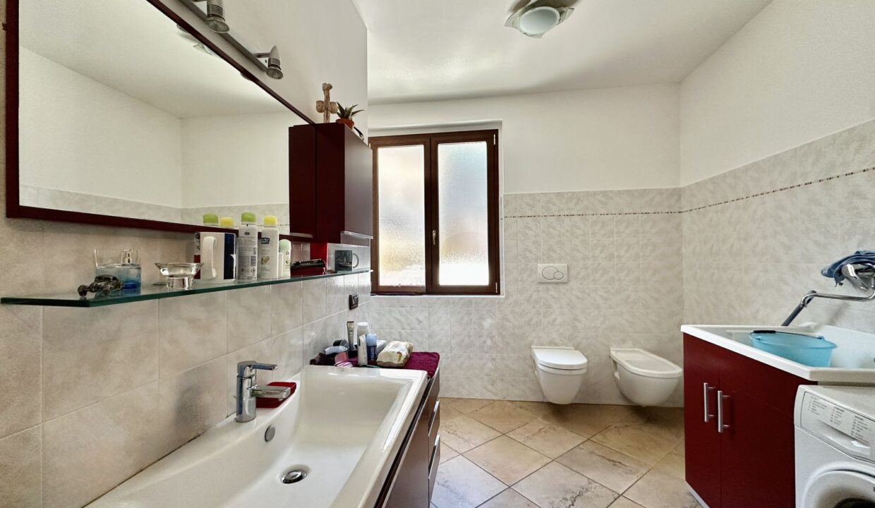 Villa Pianello del Lario con Terreno e Vista Lago