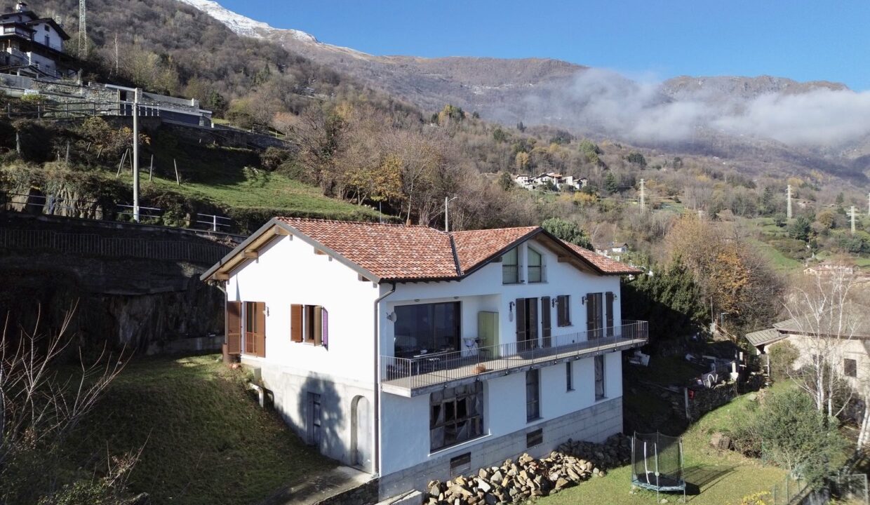 Villa Pianello del Lario con Terreno e Vista Lago