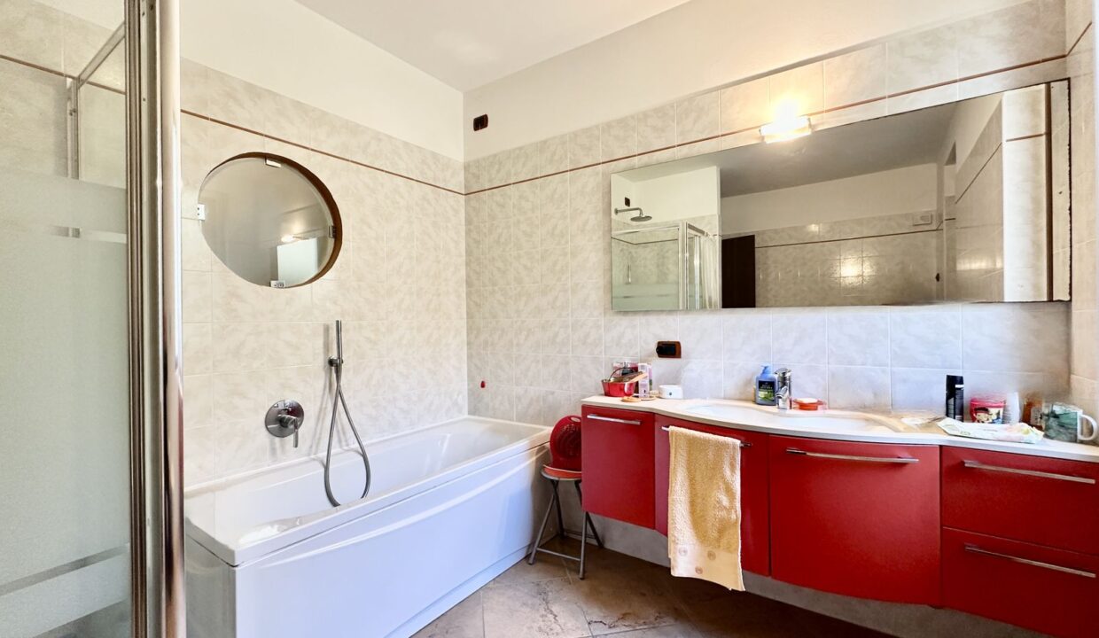 Villa Pianello del Lario con Terreno e Vista Lago