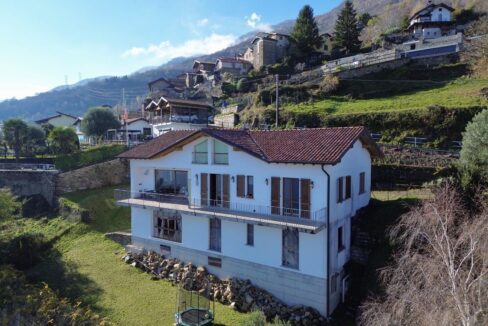 Villa Pianello del Lario con Terreno e Vista Lago