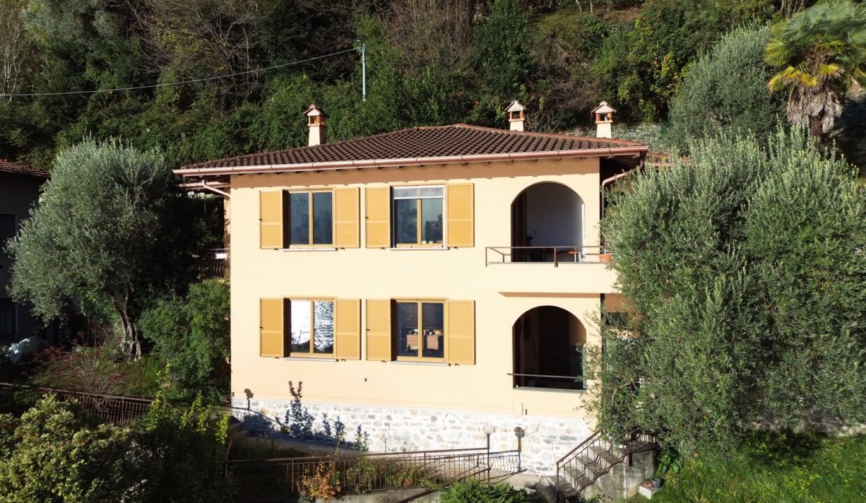 Villa Menaggio con Accesso Diretto al Lago
