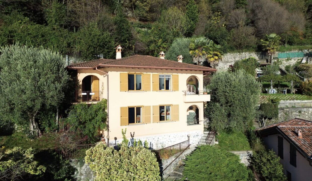 Villa Menaggio con Accesso Diretto al Lago