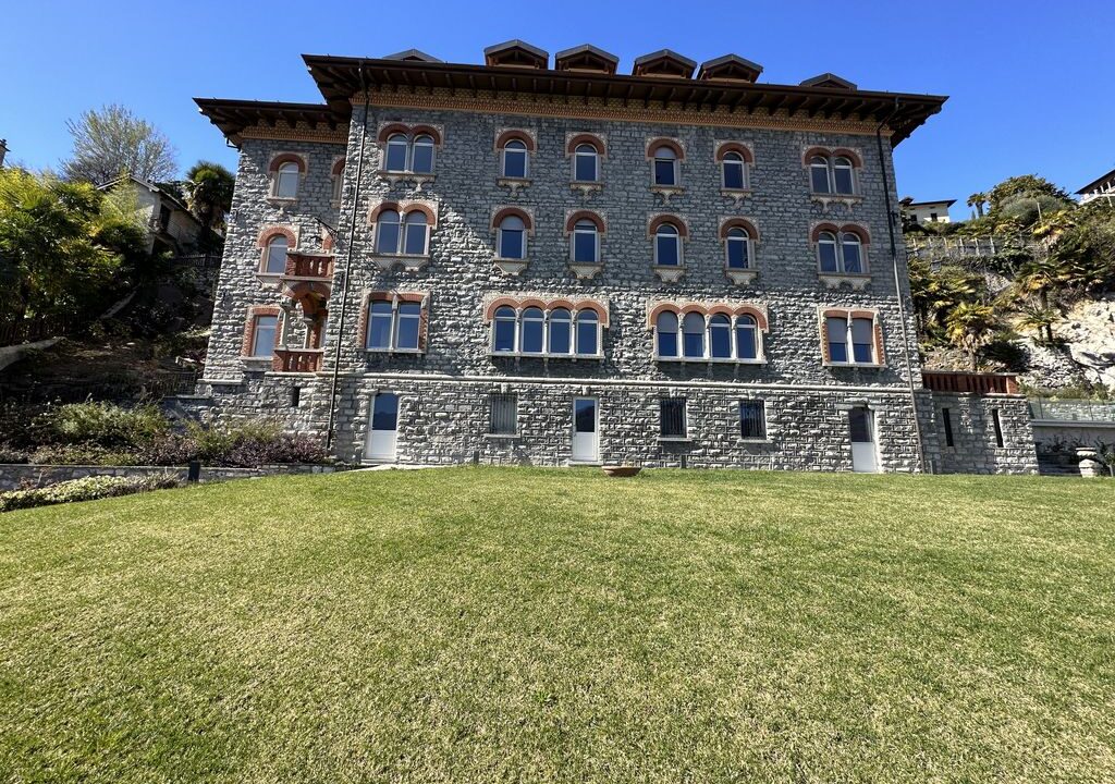 Attico Vista Lago con Piscina in Vendita a Menaggio | Lago di Como