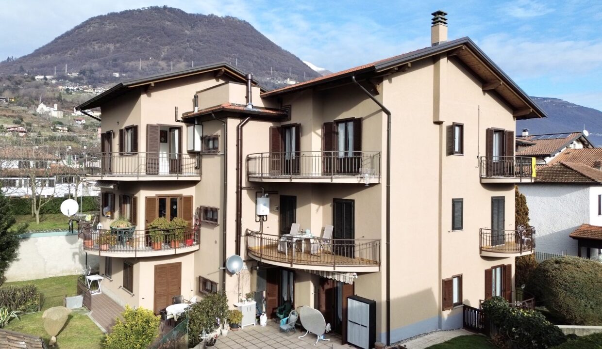 Appartamento Domaso con Terrazzi Garage e Vista Lago