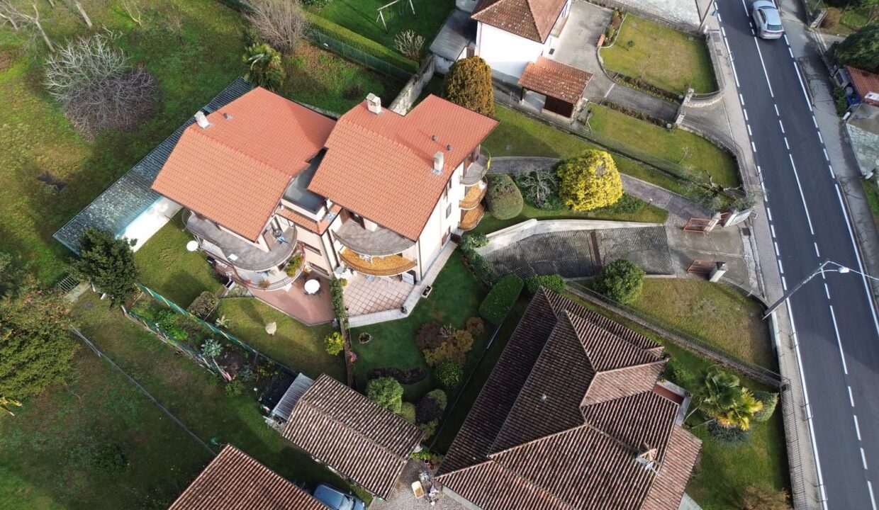 Appartamento Domaso con Terrazzi Garage e Vista Lago